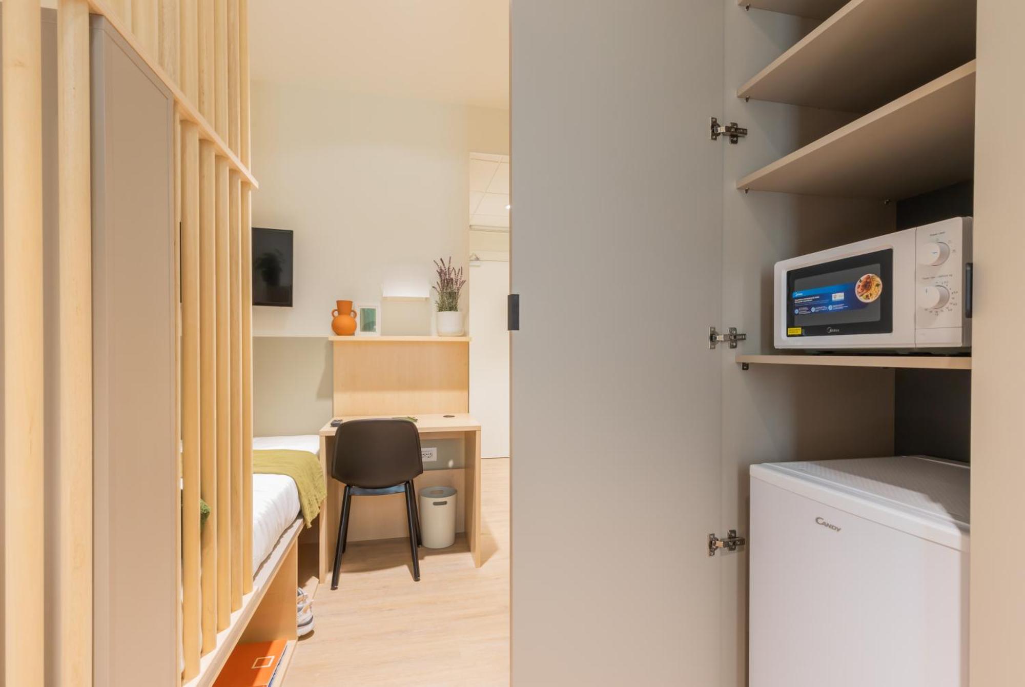 Well-Located Campus Rooms Near City Park Милано Екстериор снимка