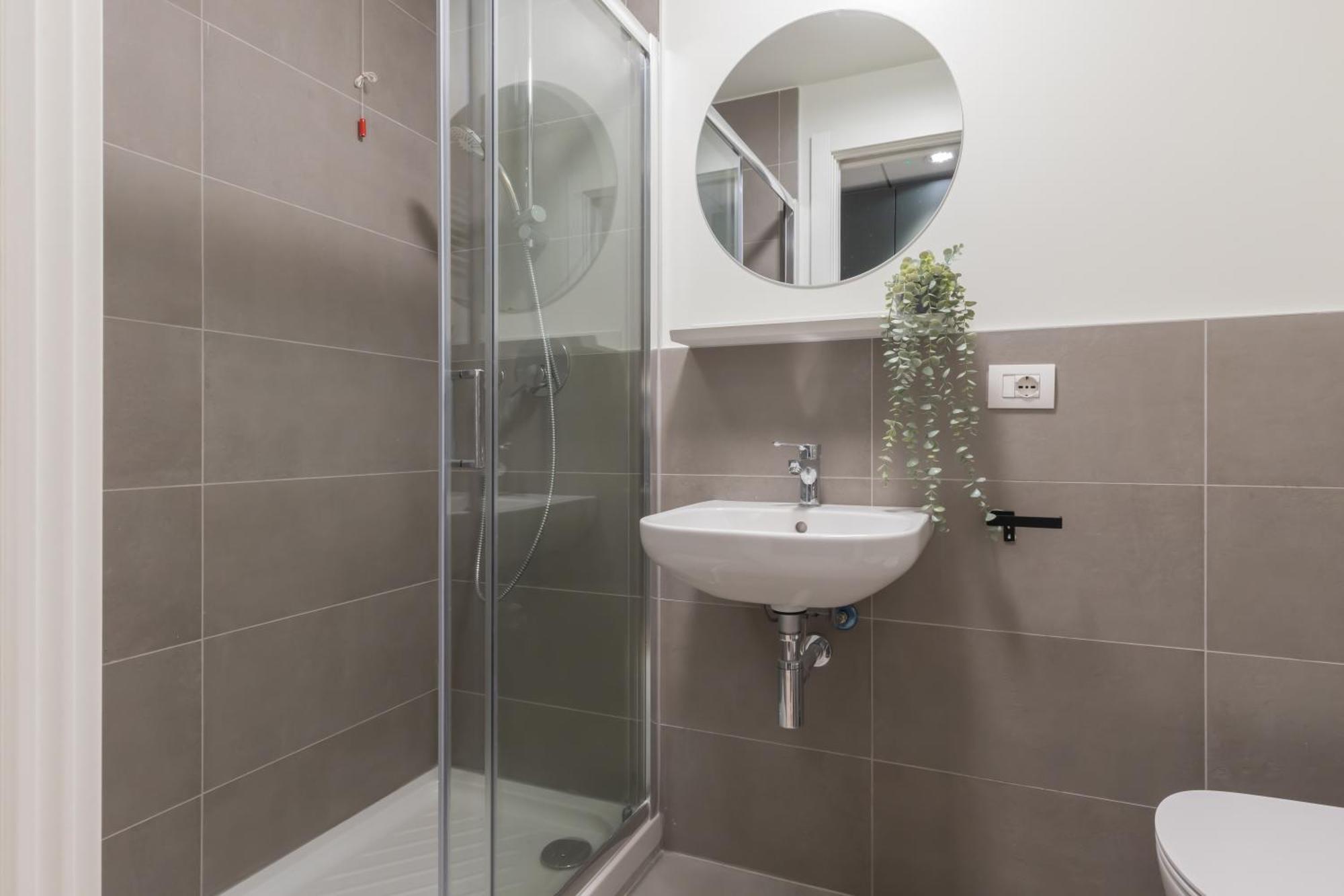 Well-Located Campus Rooms Near City Park Милано Екстериор снимка