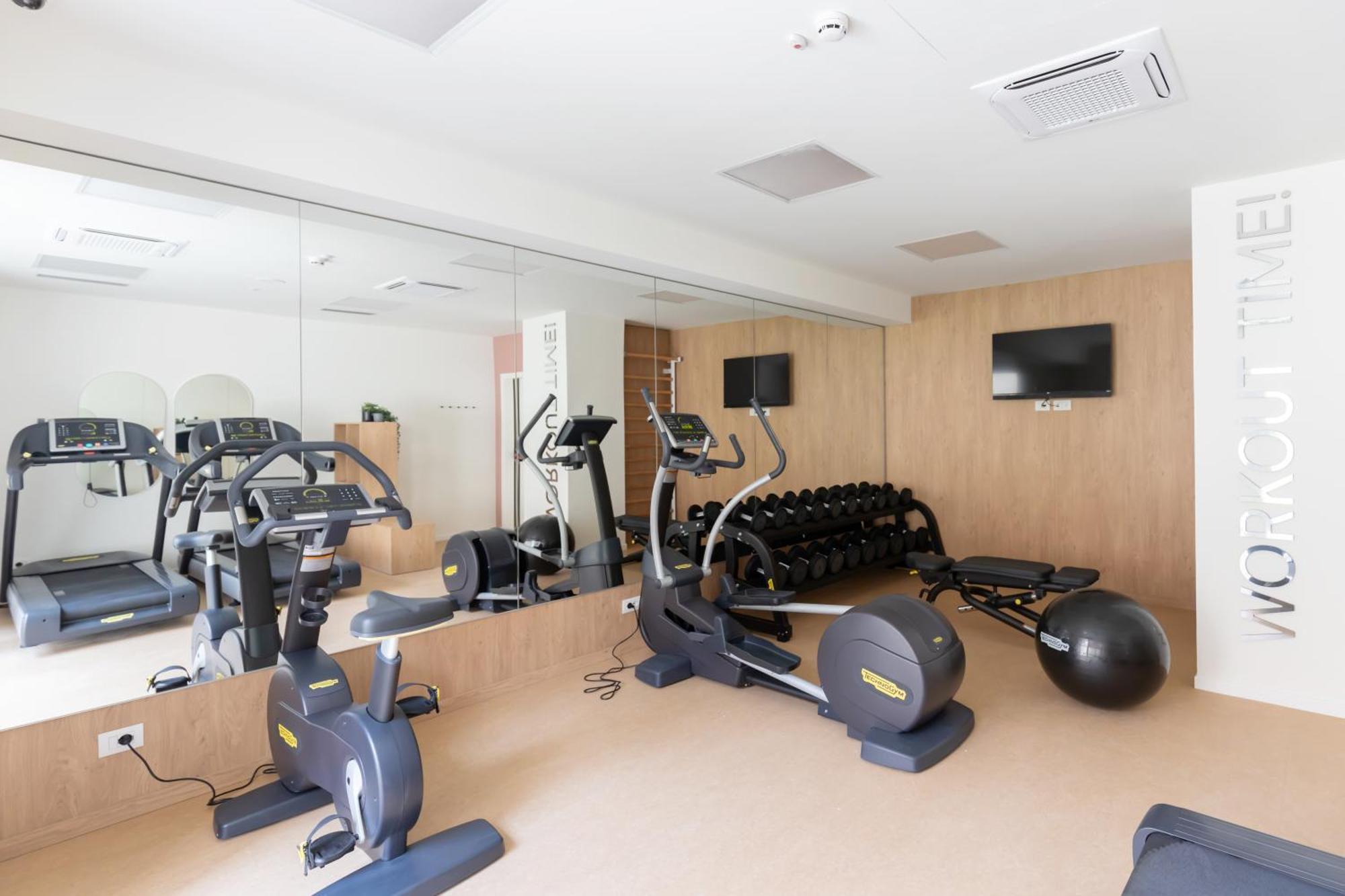 Well-Located Campus Rooms Near City Park Милано Екстериор снимка