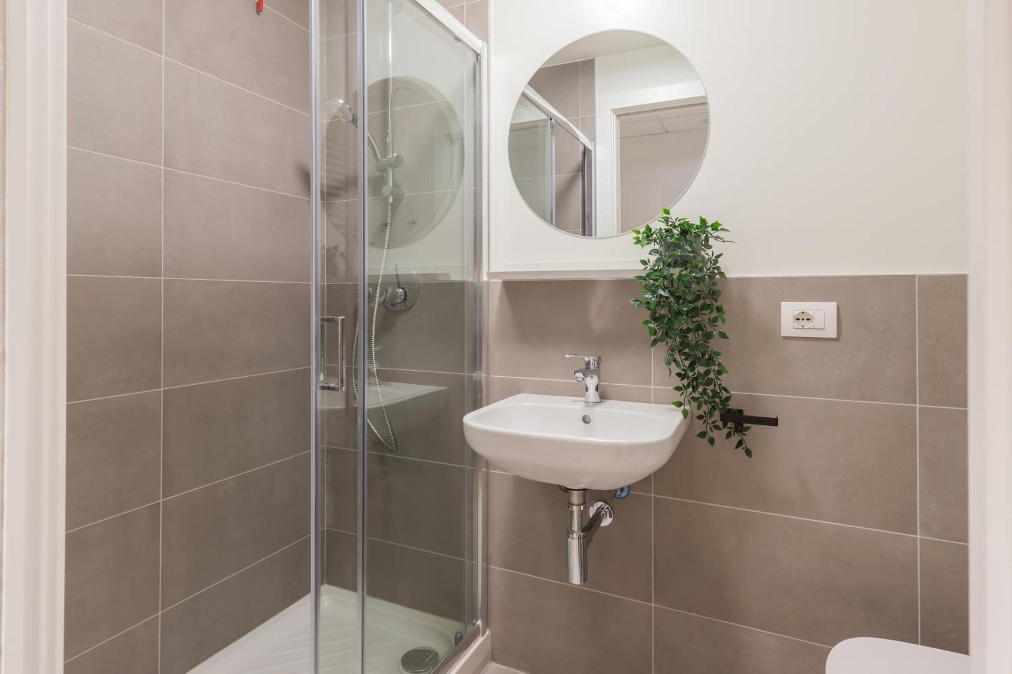 Well-Located Campus Rooms Near City Park Милано Екстериор снимка