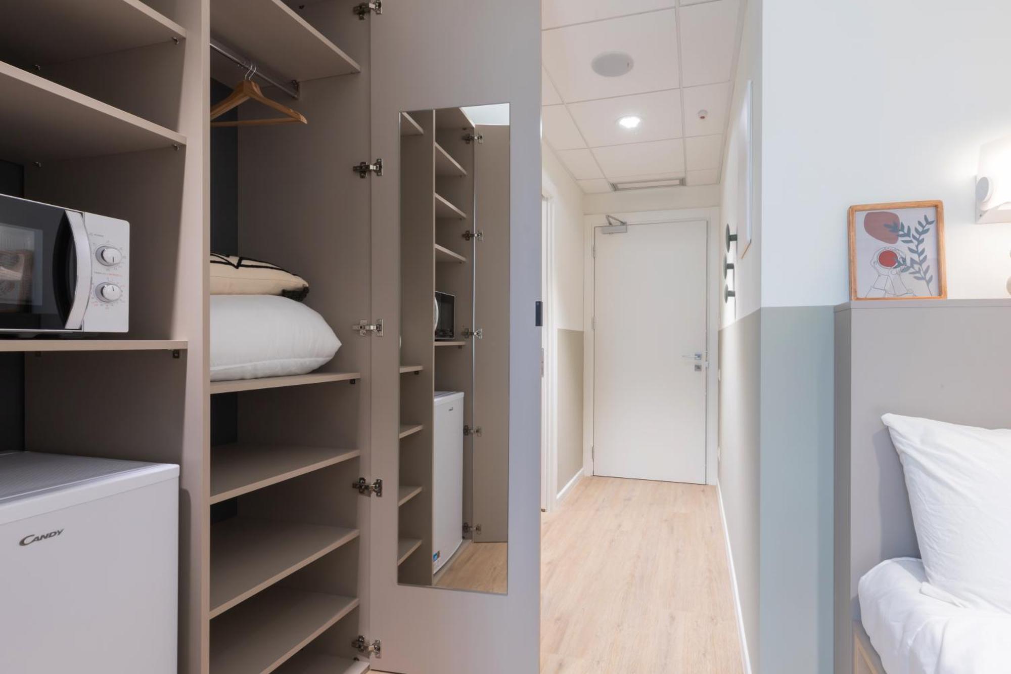 Well-Located Campus Rooms Near City Park Милано Екстериор снимка