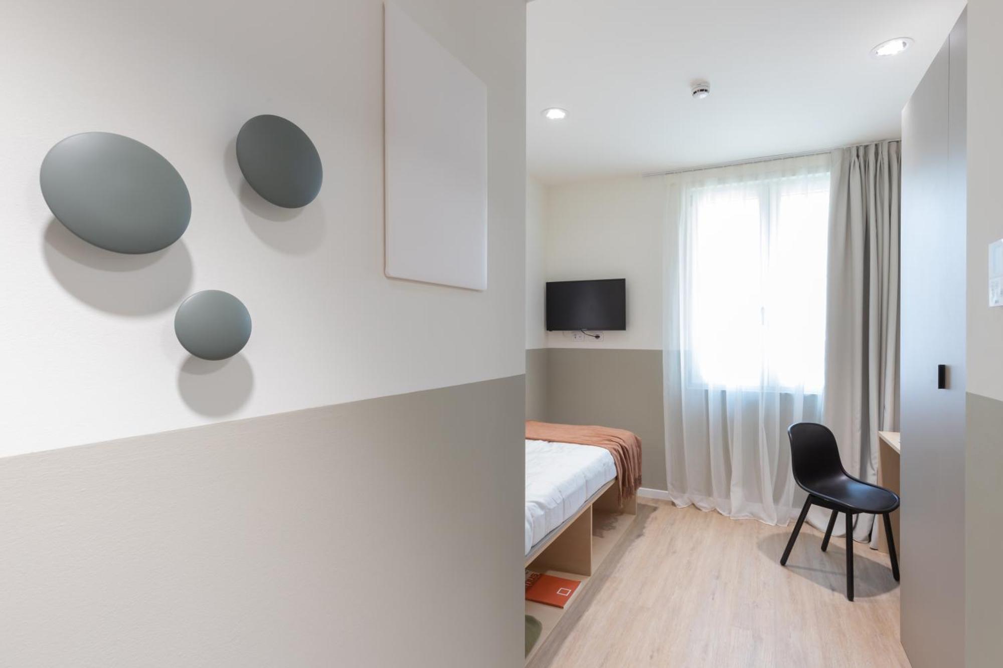 Well-Located Campus Rooms Near City Park Милано Екстериор снимка
